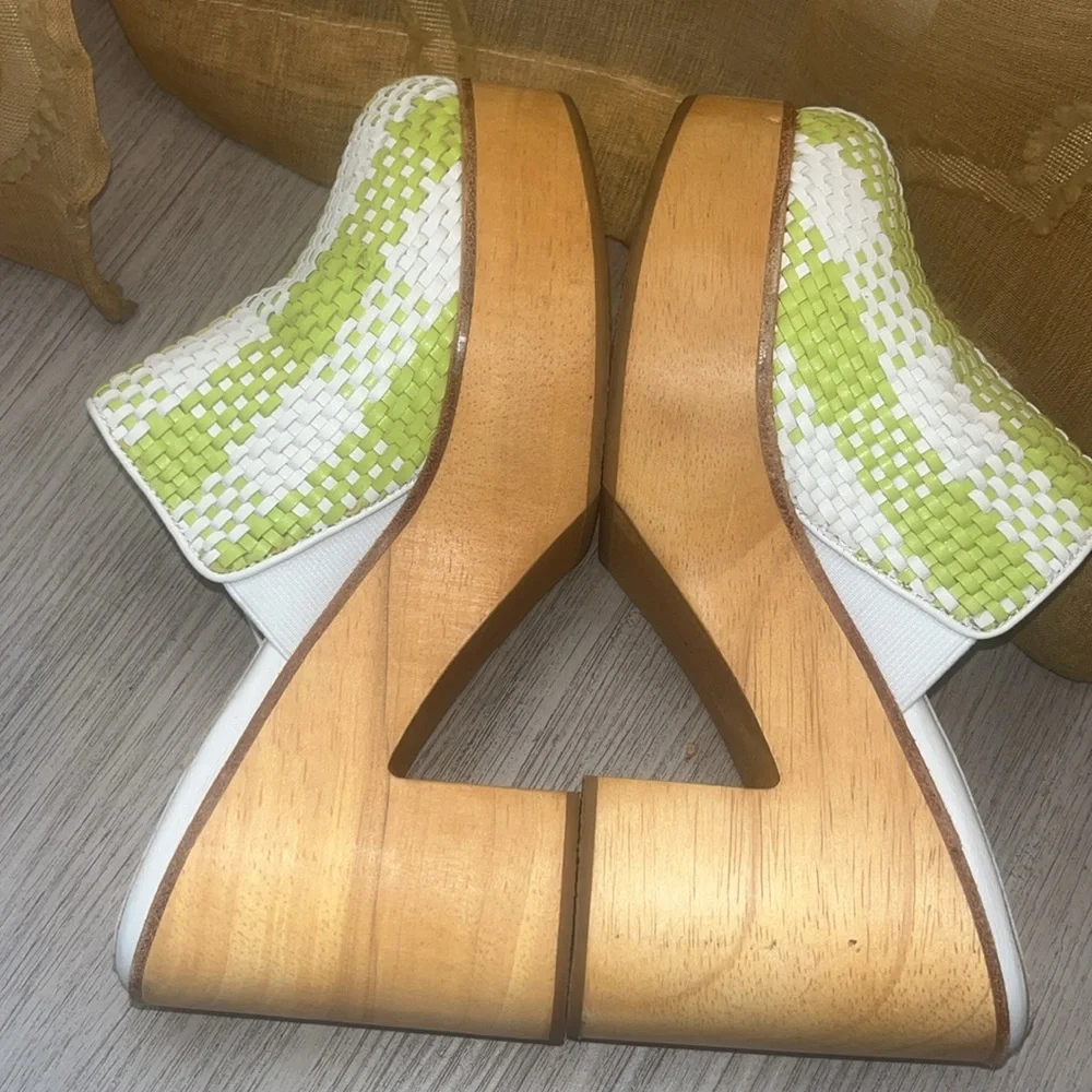 Charlotte Stone - Picture 7 of 10